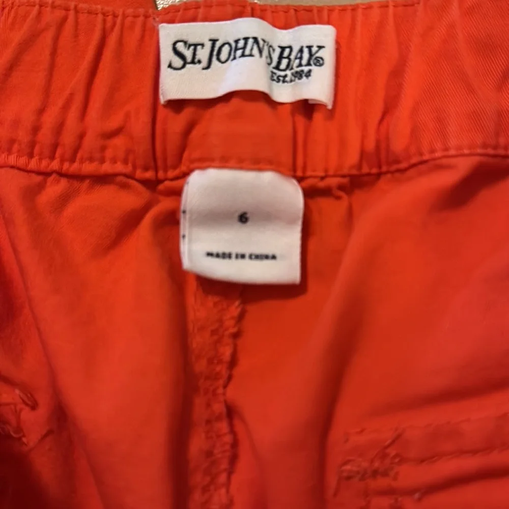 NWOT St. John’s Bay Cargo Capris